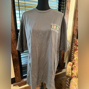 EUC GILDAN t-shirt. Veterans gray color 2XL